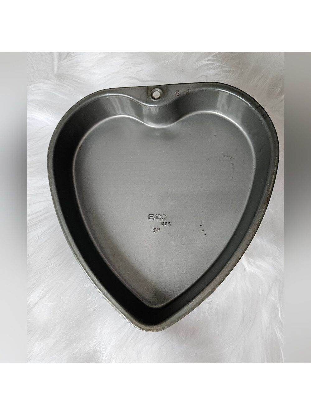Ecco Heart-Shaped Bakeware in Gray